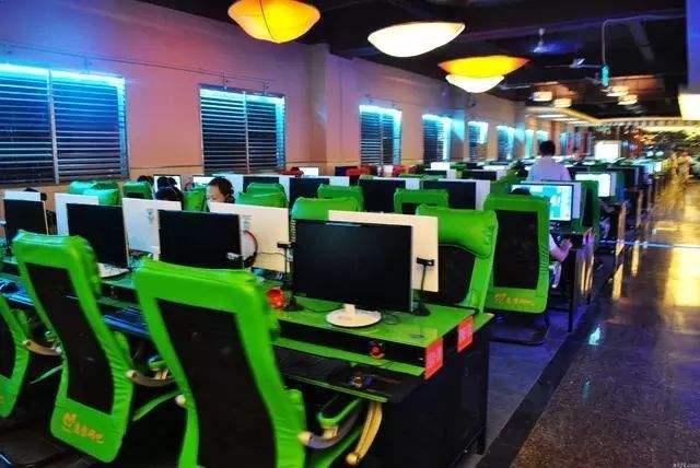 旅游期间你会住网吧吗?在日本你可以尝试一下!