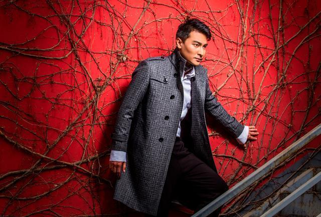 因模仿刘德华出道,被赵宝刚力捧却不红,如今沦为18线演员