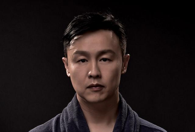 他是邓萃雯前男友,今再婚娶小19岁娇妻|邓萃雯|郑敬基|小生_新浪新闻