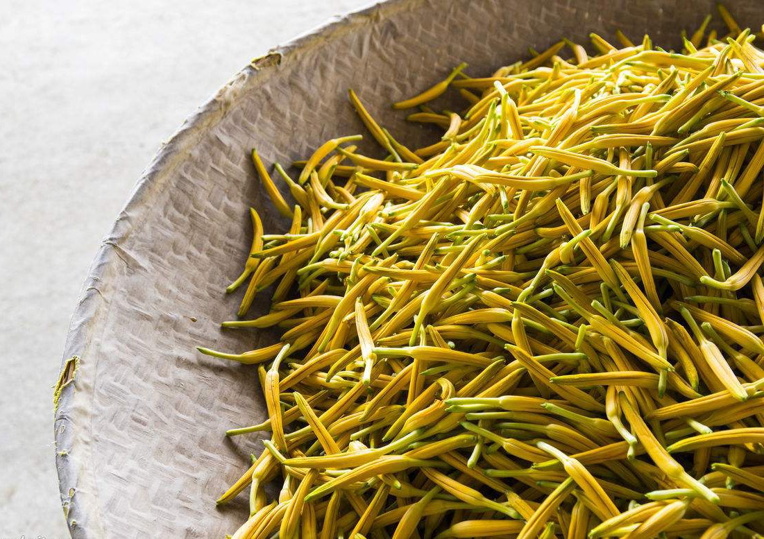 黄花菜被称为"健脑菜",是东北人的家常菜,营养丰富抗衰老