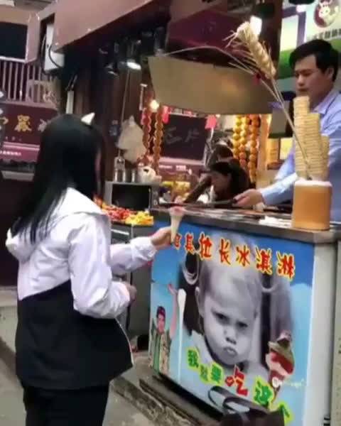 终于有人出招治耍人不倦的土耳其冰淇淋了