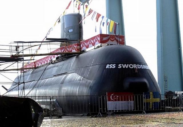 图为新加坡从瑞典引进的射手级潜艇,装有"斯特林"aip系统【诸葛小彻