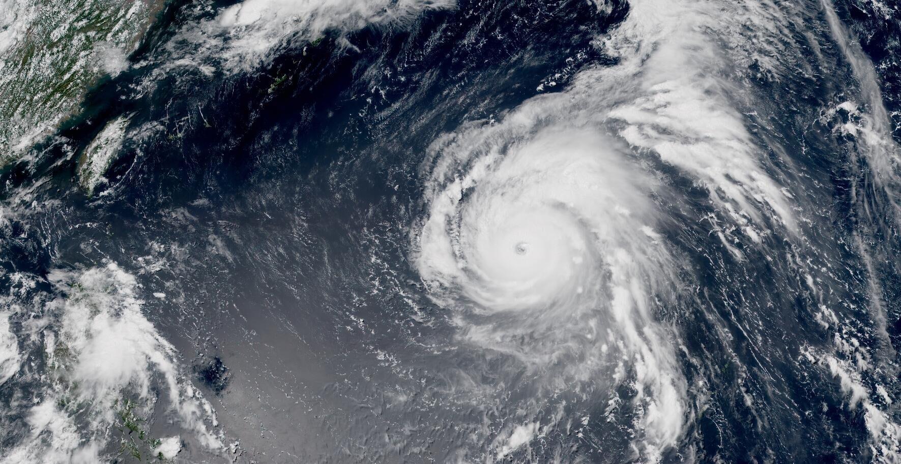 超强台风玛莉亚来袭,冲绳美军基地慌忙转移