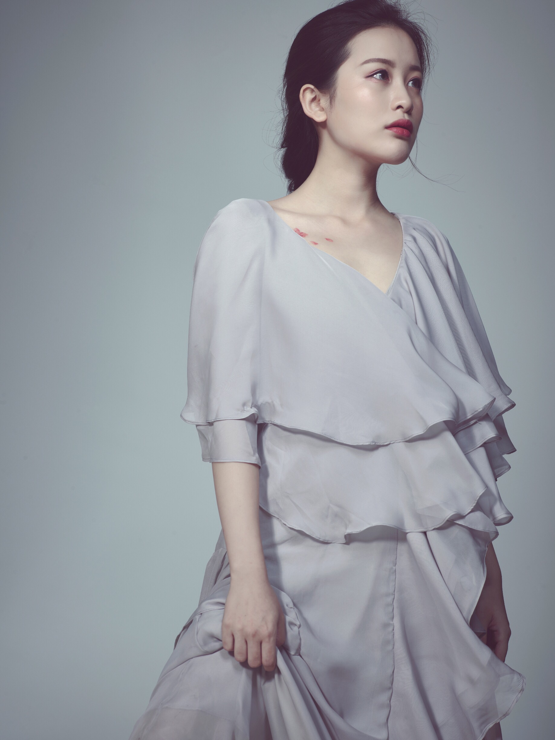 周洛伊三亚学院毕业双鱼座0222岁身高166cm体重47kg喜欢旅游拍照