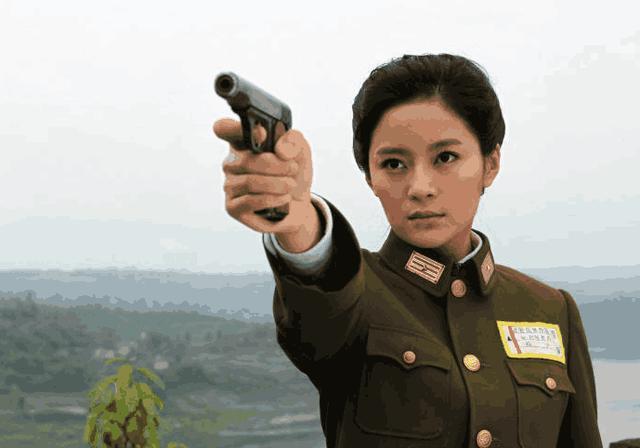 戴笠为维护军统的这一要求,当场枪毙女特工,虽然被骂但被理解