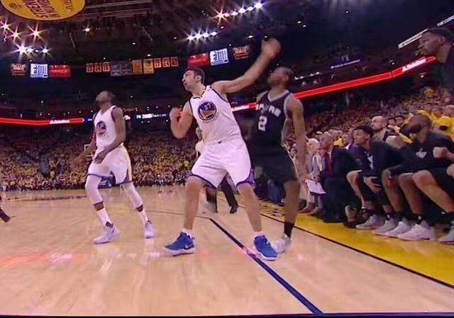 让人作呕的垫脚怪:鲍尔三垫卡特,当然都不及勇士这位"枭雄"