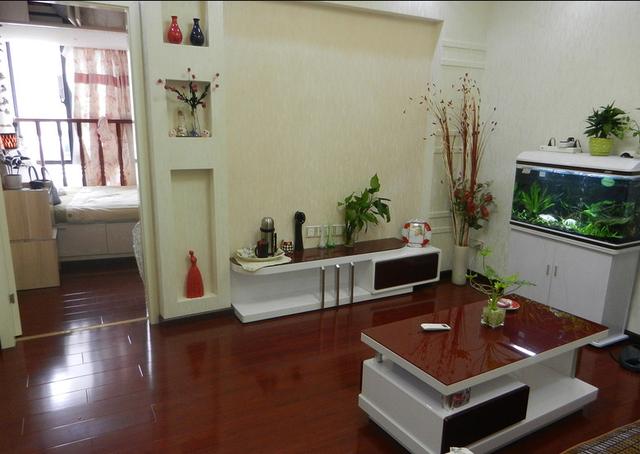 老妈装修的房子,35平愣是挤出两室一厅,房子虽小却很温馨!