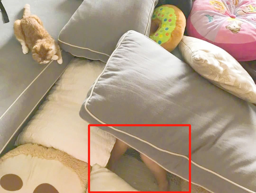 林志颖晒躲在被窝里的小儿子,Kyson模样可爱,