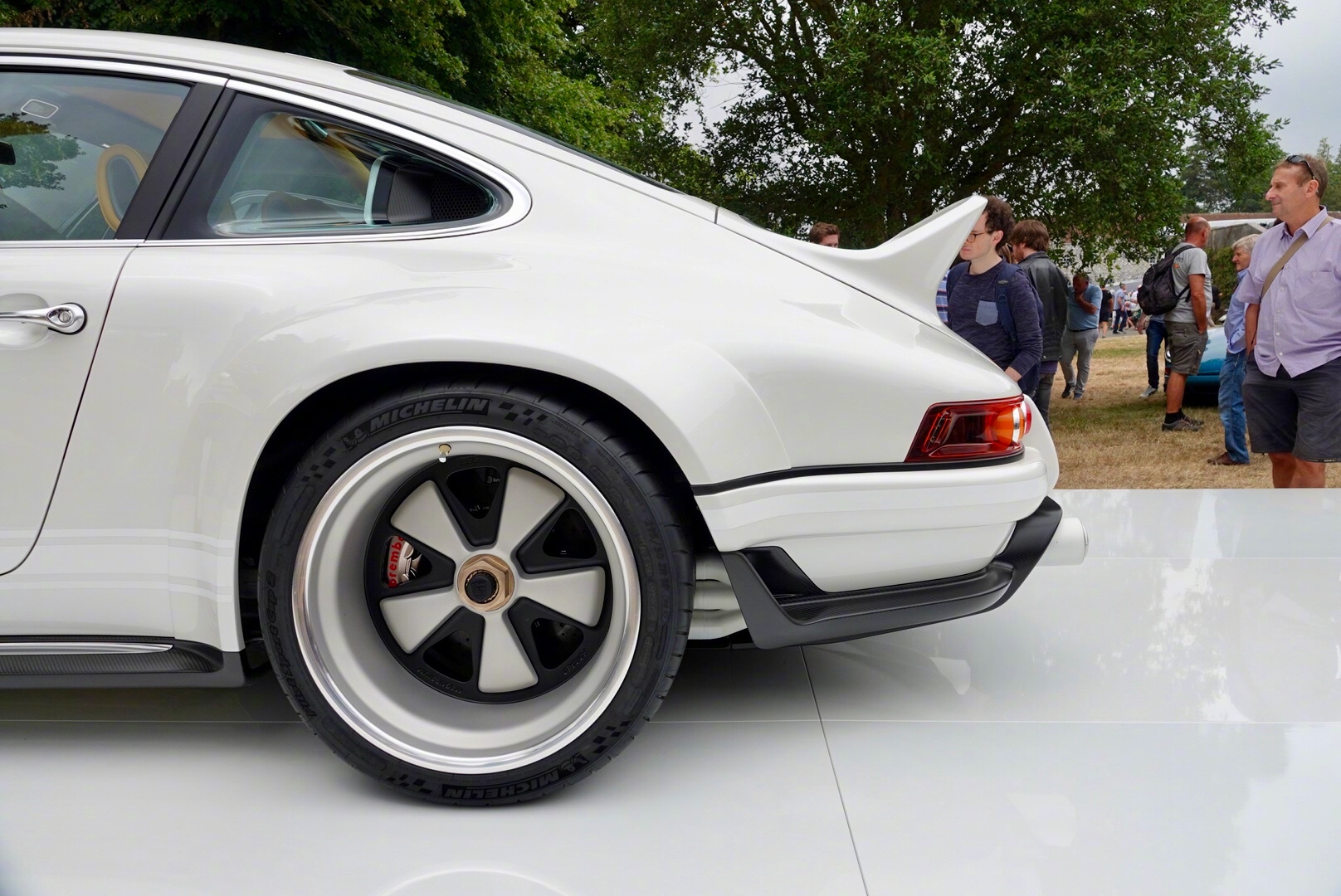 1990年保时捷porsche 911 reimagines by singer