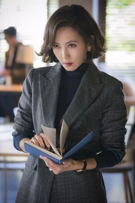 中韩最有气场的四位女星,时尚魅力,直男也只能望而却步!