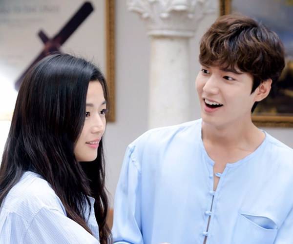 韩剧《player》海报公开,宋承宪,郑秀晶造型帅酷引期待