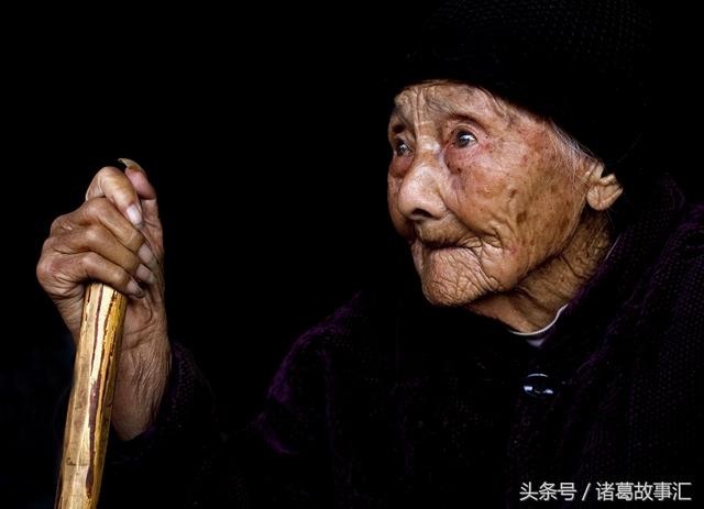 故事:年迈老太竟然吃小孩续命搞的村里人心惶惶