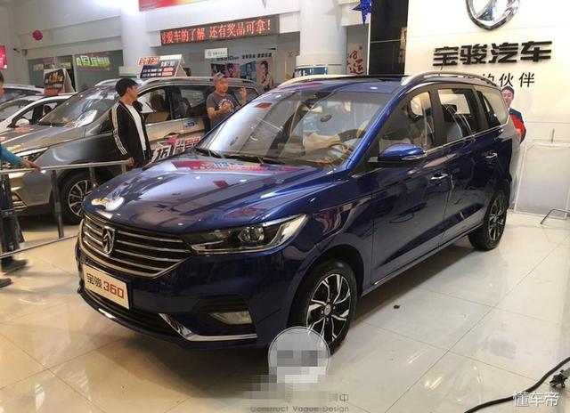 首台宝骏360实车到店,蓝色实车很帅气,配6座售6万还买啥gl6