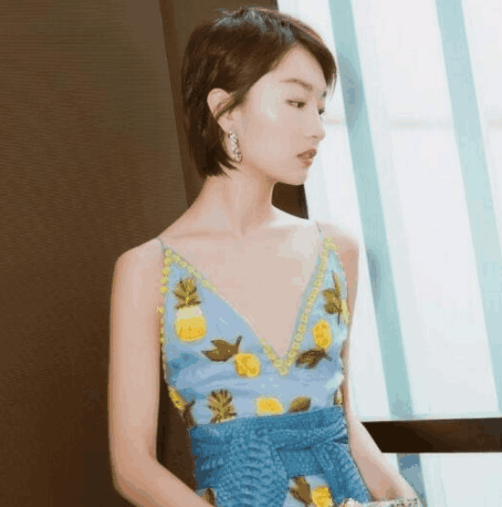 盘点娱乐圈属于前胸贴后背的6大女星: 最后一位半点美感都没有