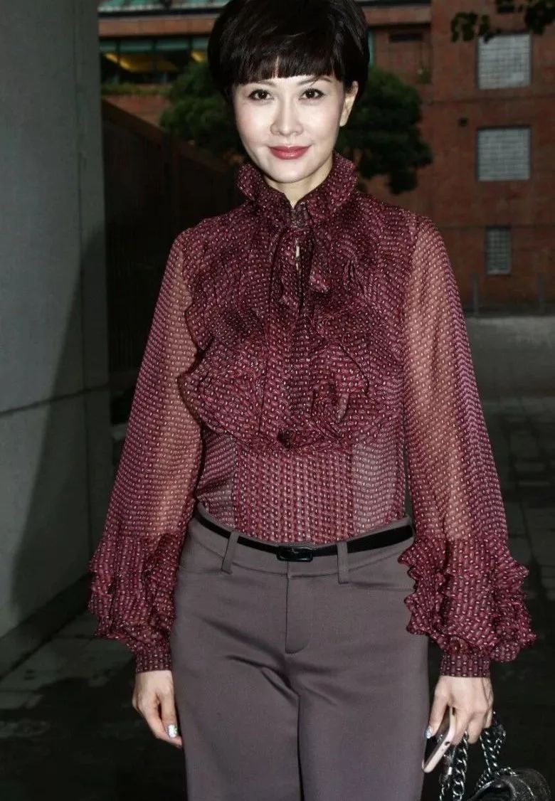 52岁第一届亚姐澄清拒认 坦言不知老公身家有多少|朱慧珊|亚视|物业