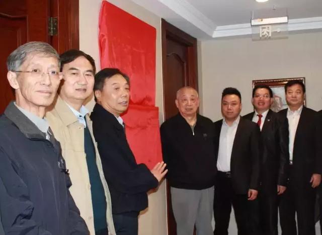 军研究会青年部合署办公并在北京挂牌成立|陈知建|八路军|刘进_新浪网