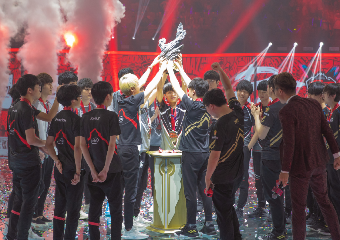 虽然,德玛西亚杯上并没有uzi的影子,但作为rng战队中的一员,显然是有