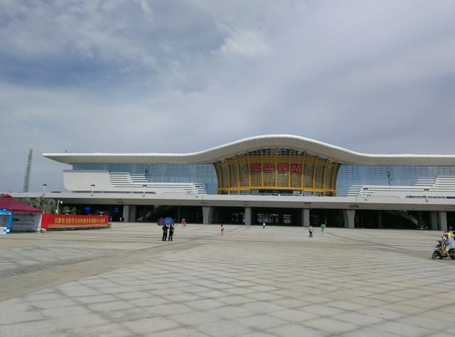 北上广出发乘火车   去海南岛的最新攻略      白天从北京西站坐高铁