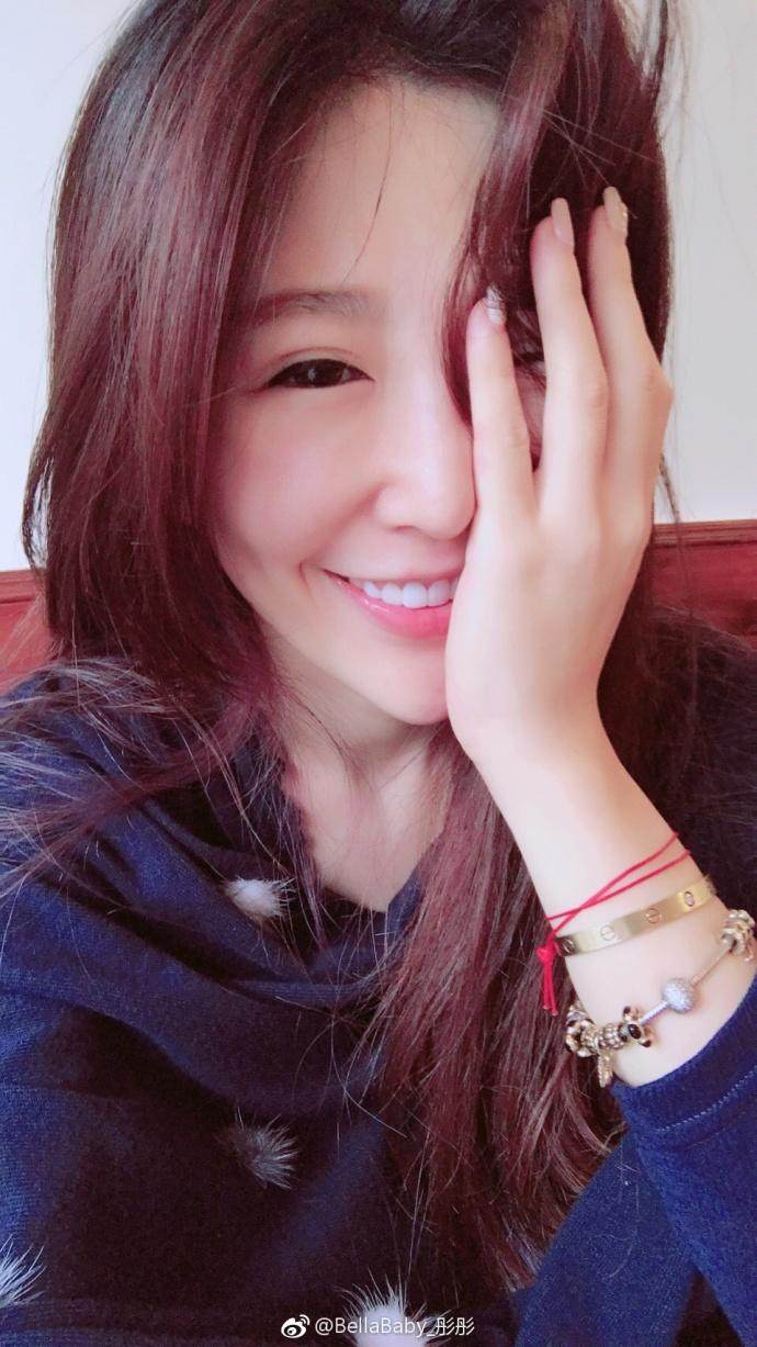 英雄联盟: 昔日人气女解说, 现待业在家, 微博求工作.|英雄联盟|谢依