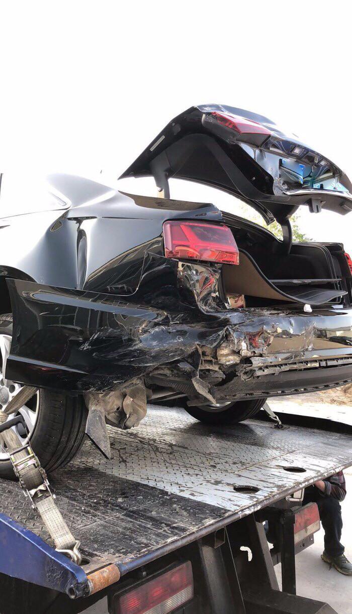 醉驾捷达高速追尾奥迪a6l直接报废,车主:整个屁股扭了