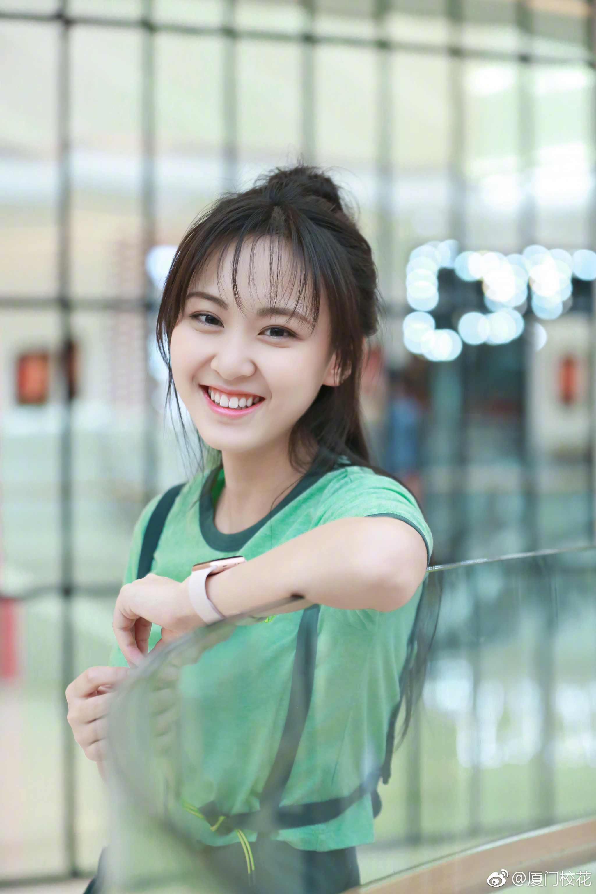 98年就读于中央戏剧学院身高168cm甜美型的女生