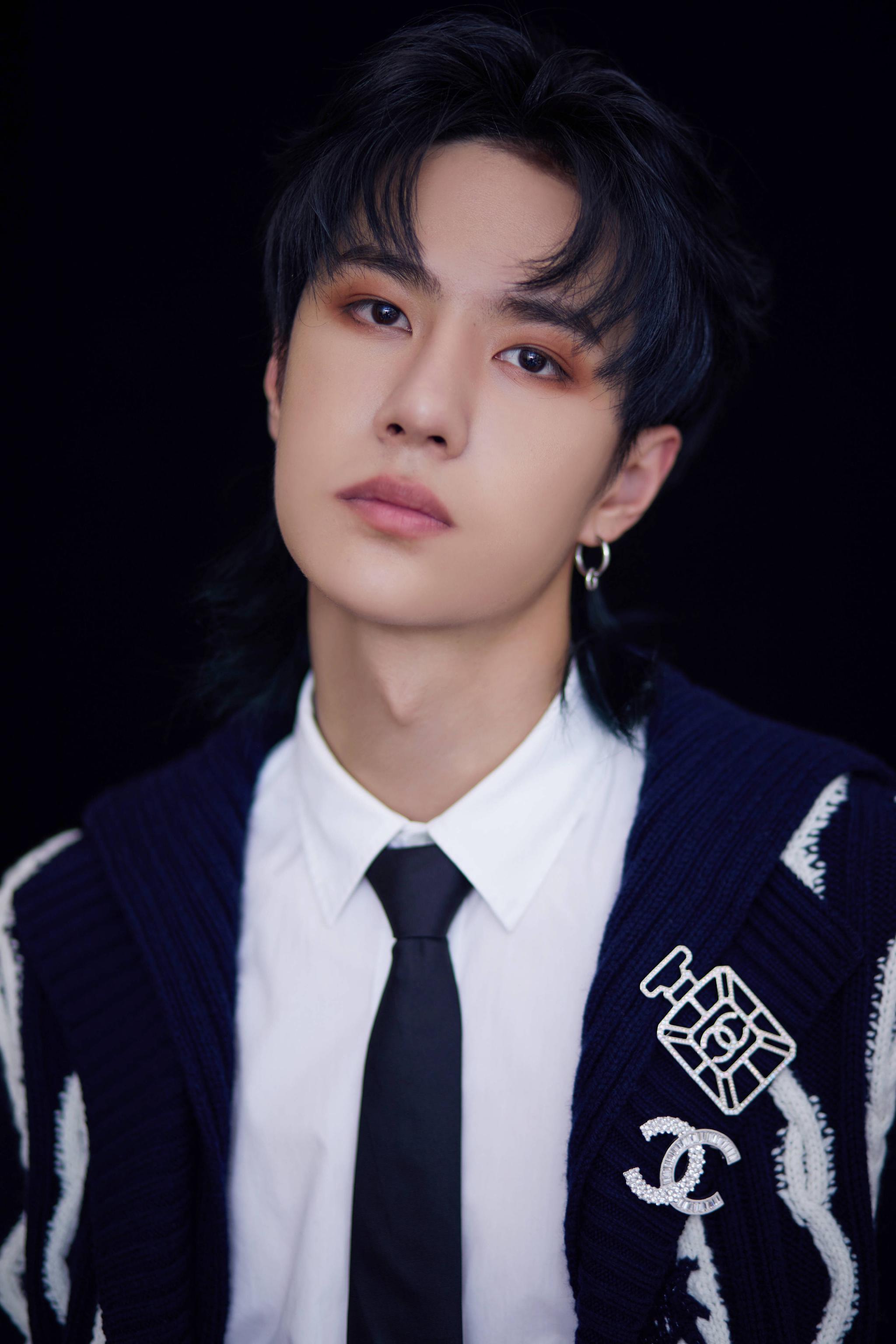 王一博 发型你们觉得这个发型怎么样