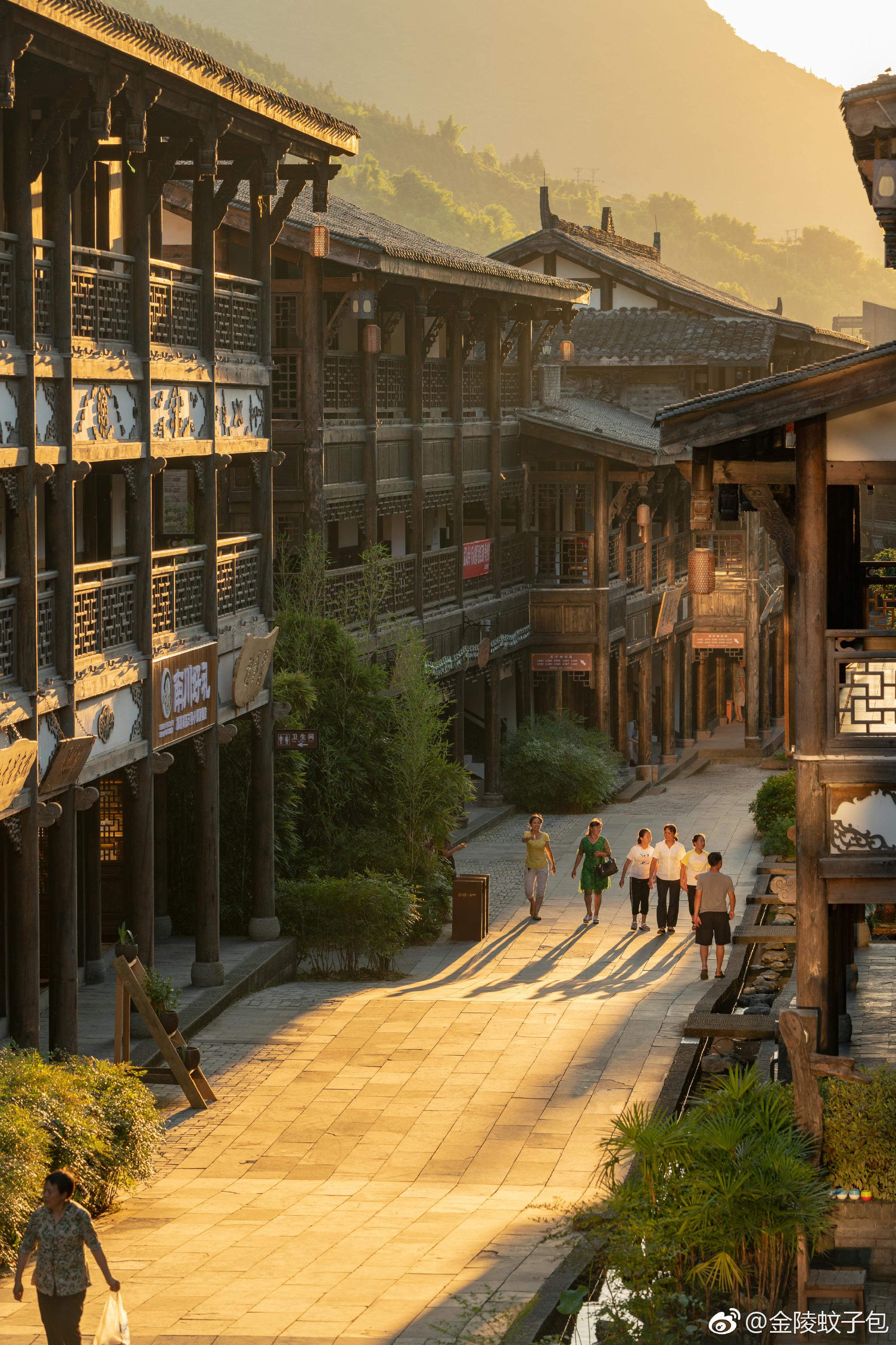 天星小镇,位于南川金佛山山麓,是个风情小镇