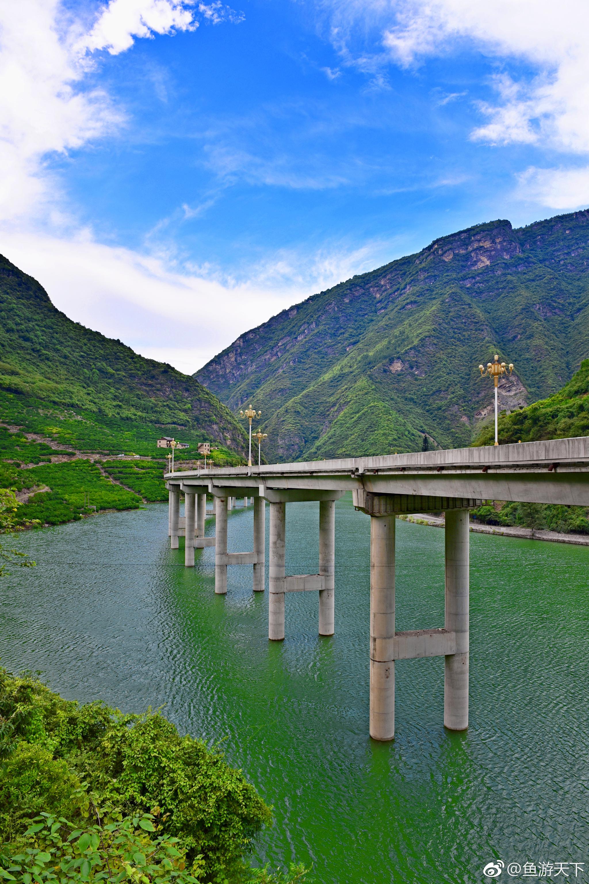 古代第一美女王昭君的故乡宜昌兴山县有条闻名全国的公路