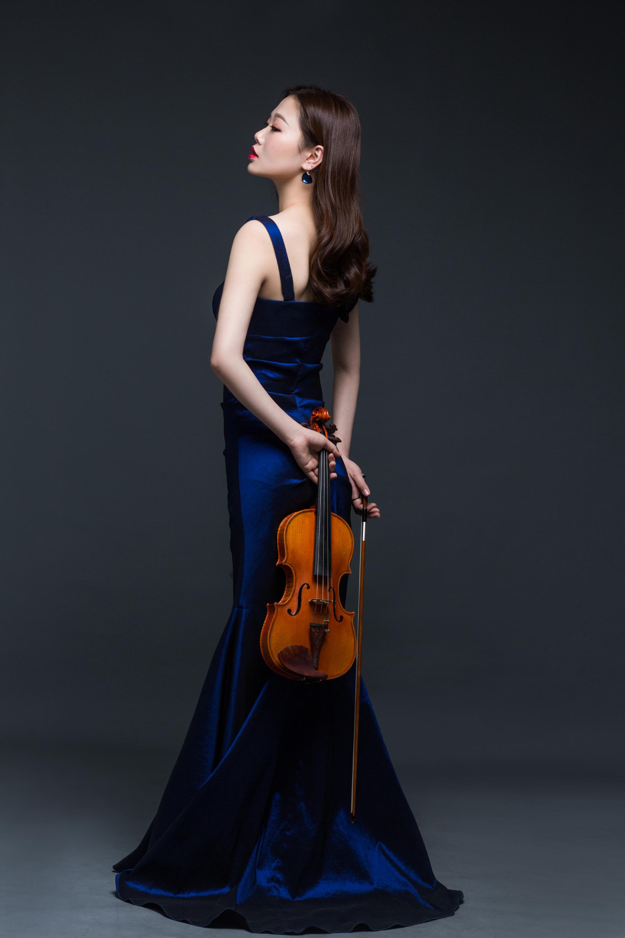 浙江传媒学院15级音乐表演专业拉提琴的水瓶女身高168体重47kg