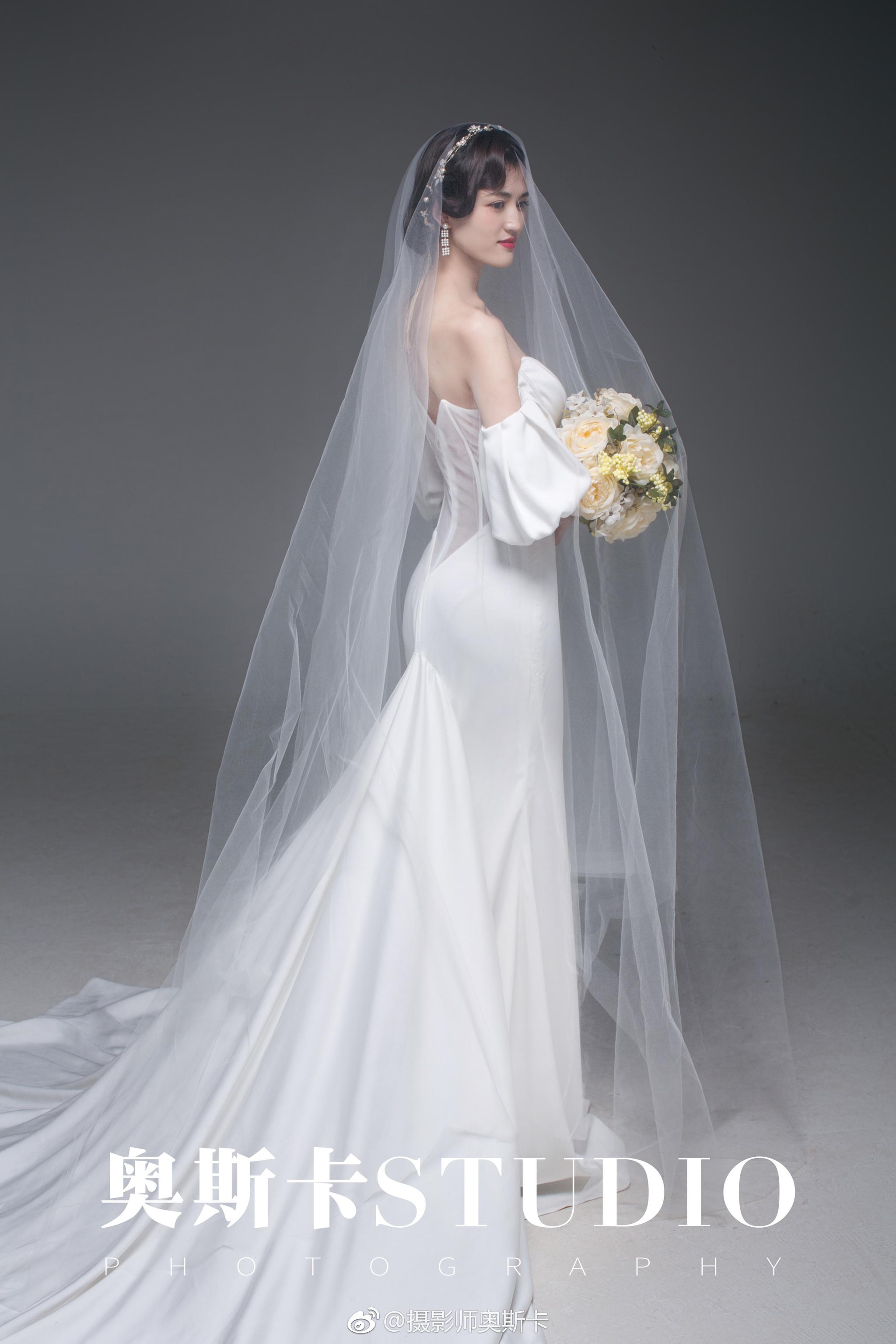 精彩的摄影能让照片附上情绪婚纱摄影中人物一瞬间的眼神动作