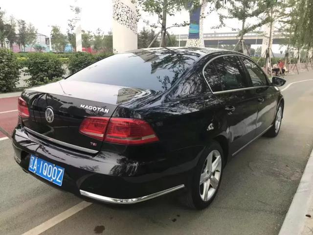 2012款迈腾2.0t至尊版,落地价33万,现在只剩11万