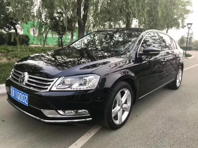 2012款迈腾2.0t至尊版,落地价33万,现在只剩11万