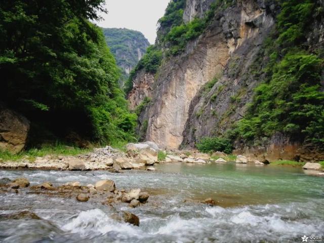 鱼洞河第一座吊桥从广元出发7915荣山广元7915荣山7915