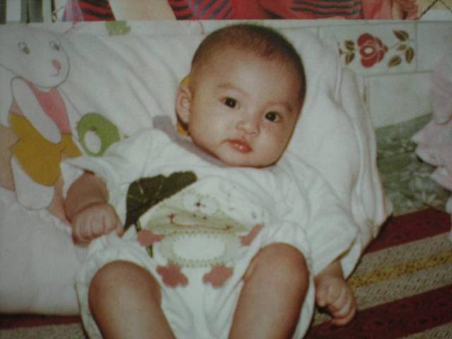 张韶涵小时候的照片被曝光从小美到大网友谎报年龄了