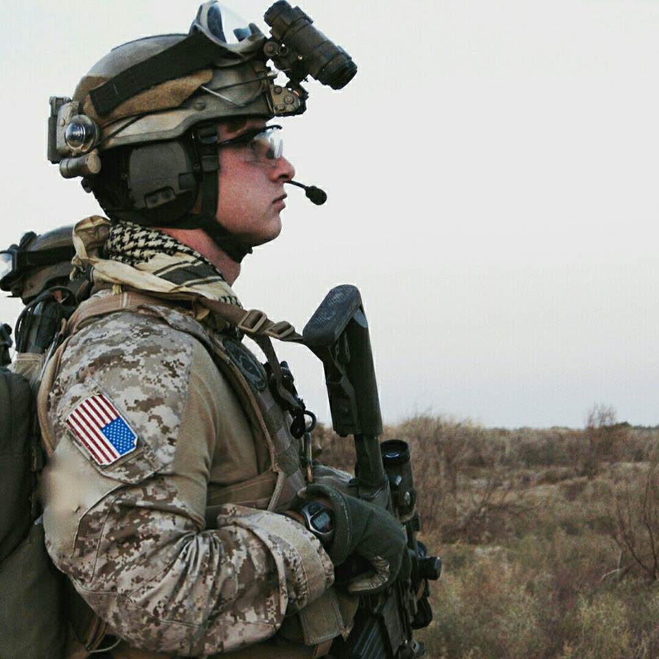 蓝色迷彩隐蔽性太强掉海里太不好找美国海军直接将作战服改绿色