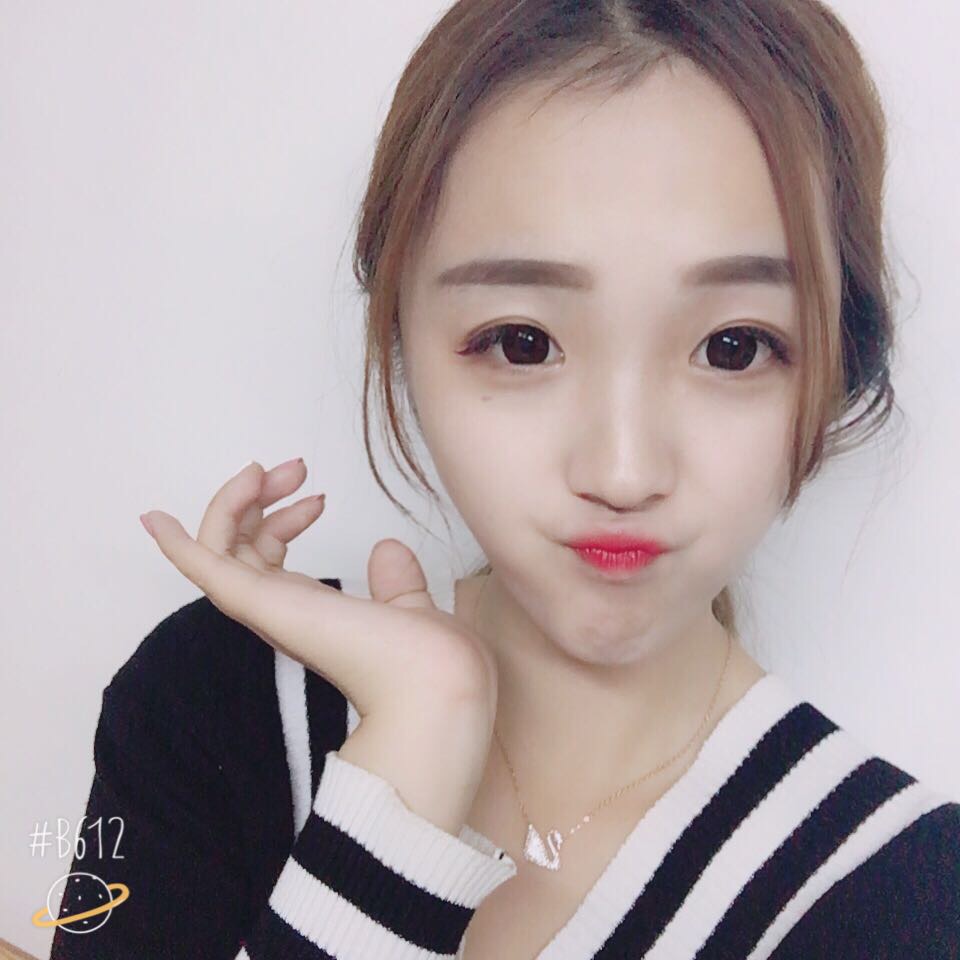 辽宁大学李淼19岁身高172cm体重55kg爱好表演喜欢杨幂