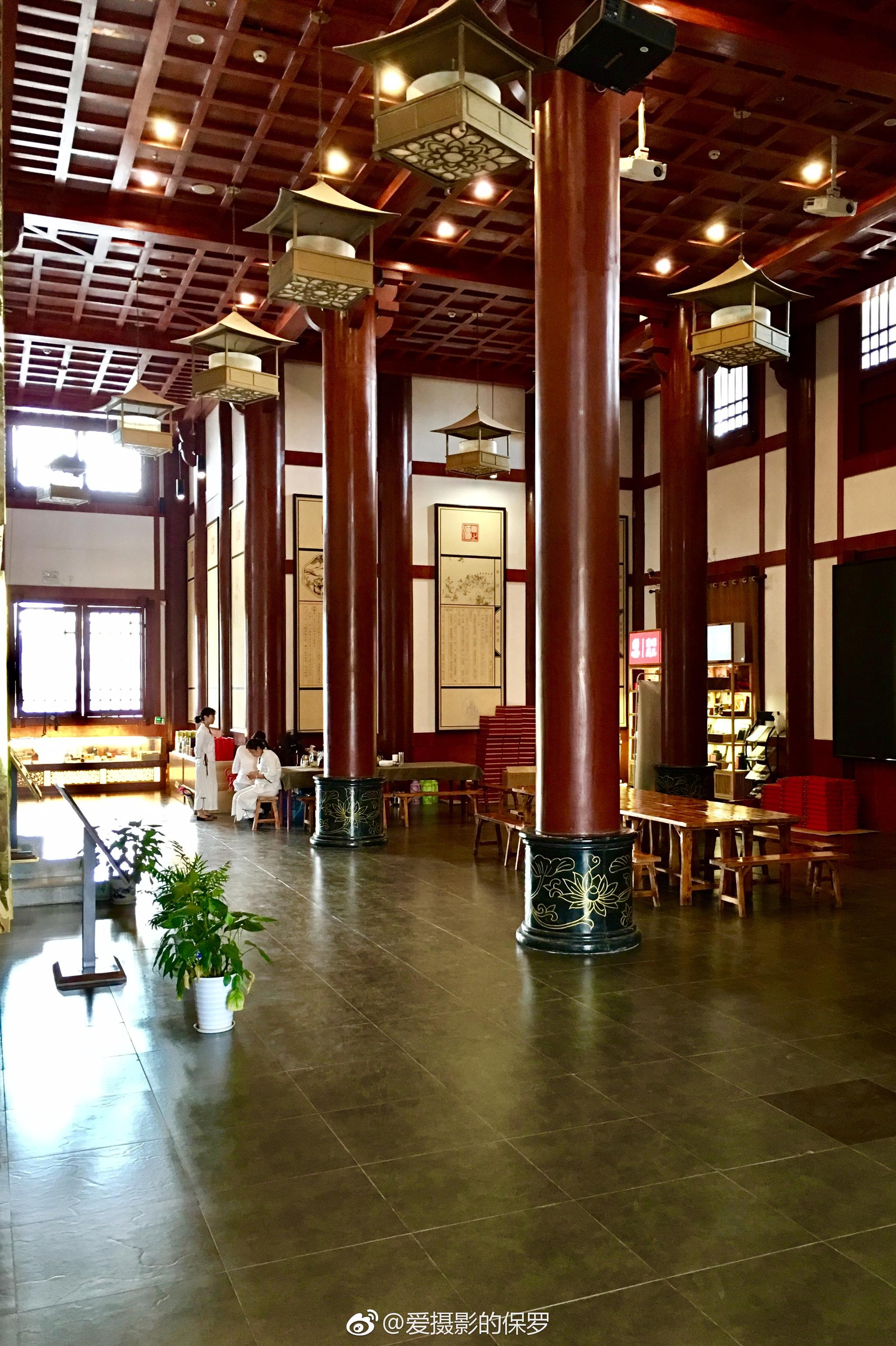 陆羽茶经楼藏茶阁里的茶 到天门茶圣故里一定要来陆羽茶经楼见识