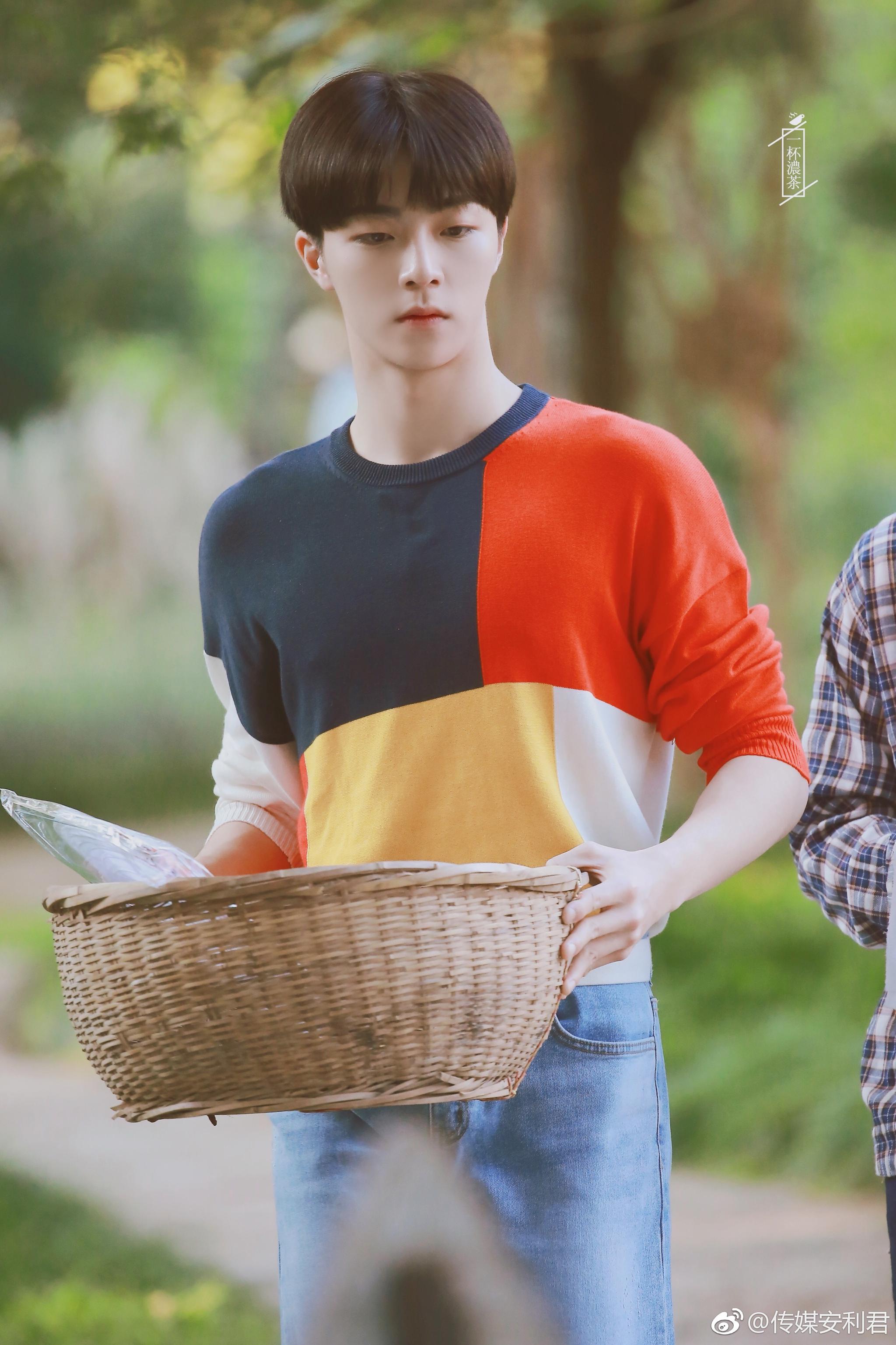 陈立农《完美的餐厅》最新look来袭