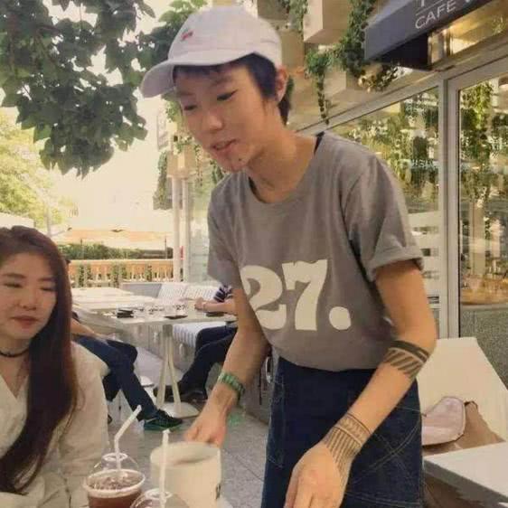王菲女儿裤裆上挂茶缸,这么叛逆的行为,遭网友吐槽|王菲|窦靖童|茶缸