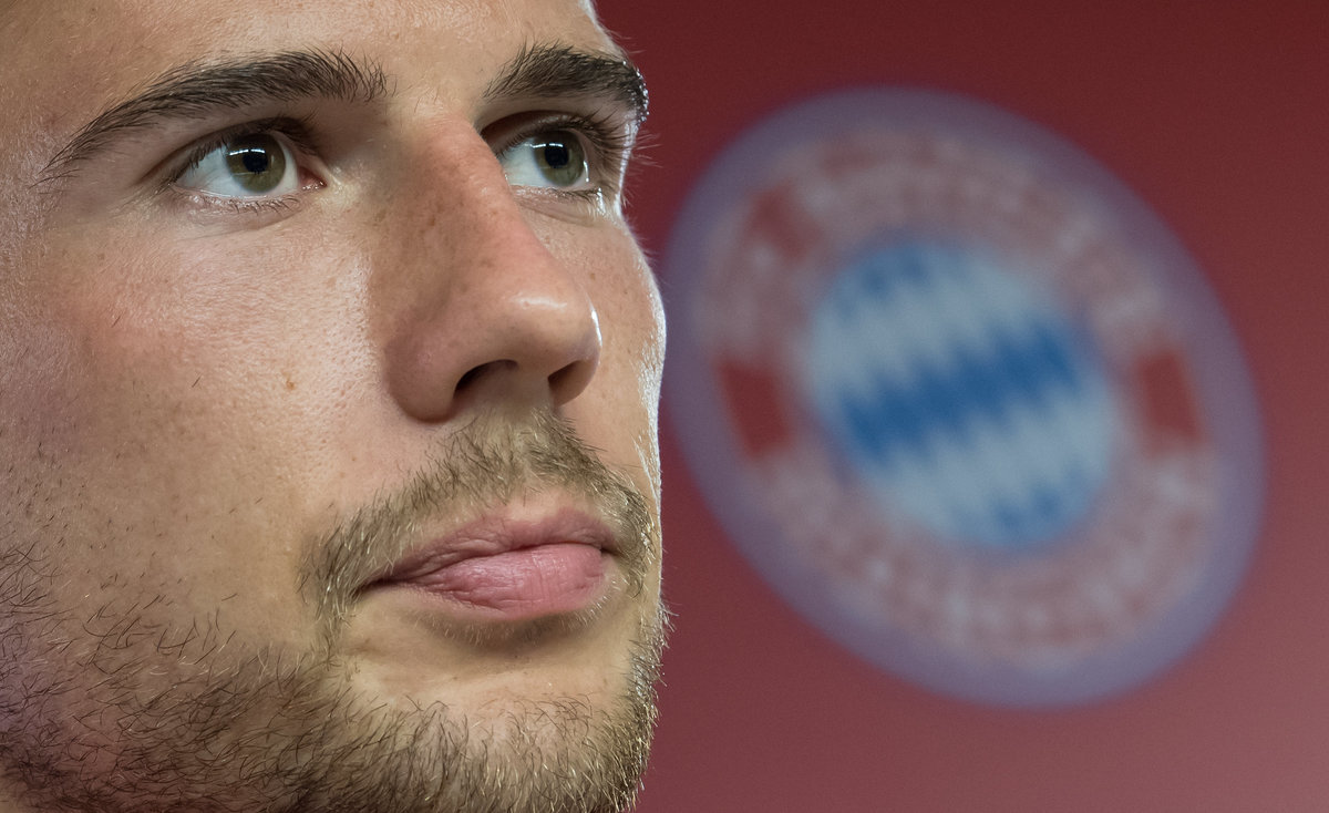 格雷茨卡正式亮相_新浪看点