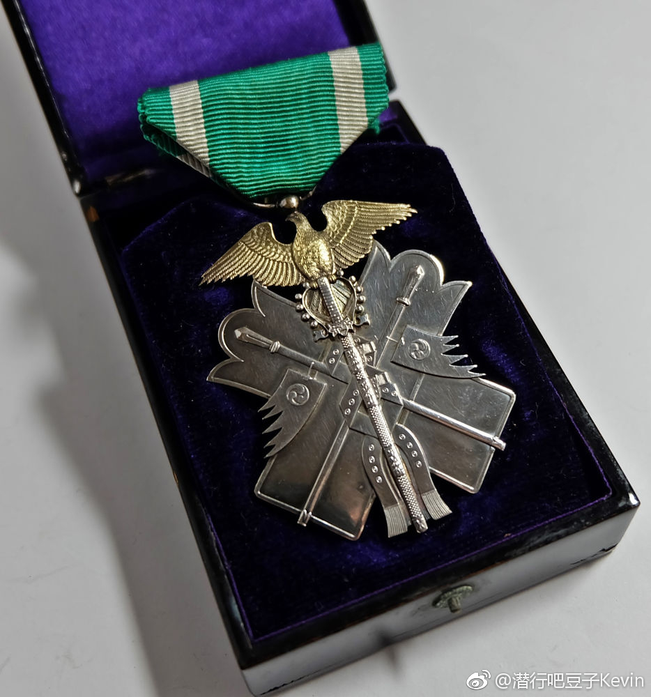 旧日本军国主义时期的金鵄勋章
