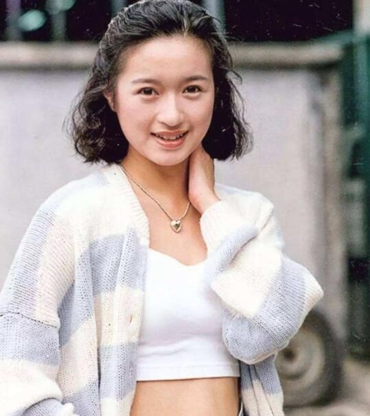 她单纯,乖巧,爱学习,从来不惹事生非,从来不让人操心,后来却被丁益蟹