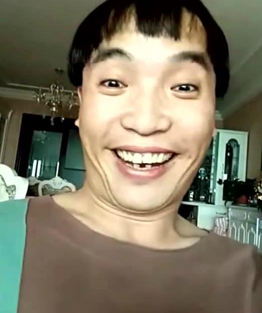 赵本山这个最丑的徒弟,却有一个最漂亮的老婆,网友:太羡慕!