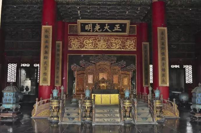 清朝唯一的嫡长子皇帝,却由太后确定皇位