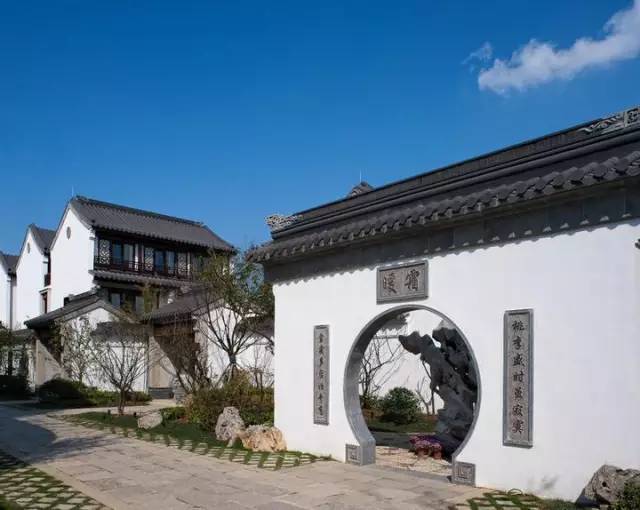 拙政园,周边有原汁原味保存下的平江路保护街区,苏州名园狮子林(住宅