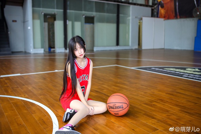 人气coser萌芽儿,打篮球的女孩|萌芽|女孩|人气_新浪新闻