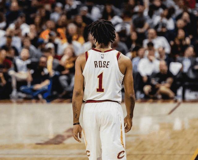 罗斯才29岁就要拿老将底薪?仅以210万续约森林狼?