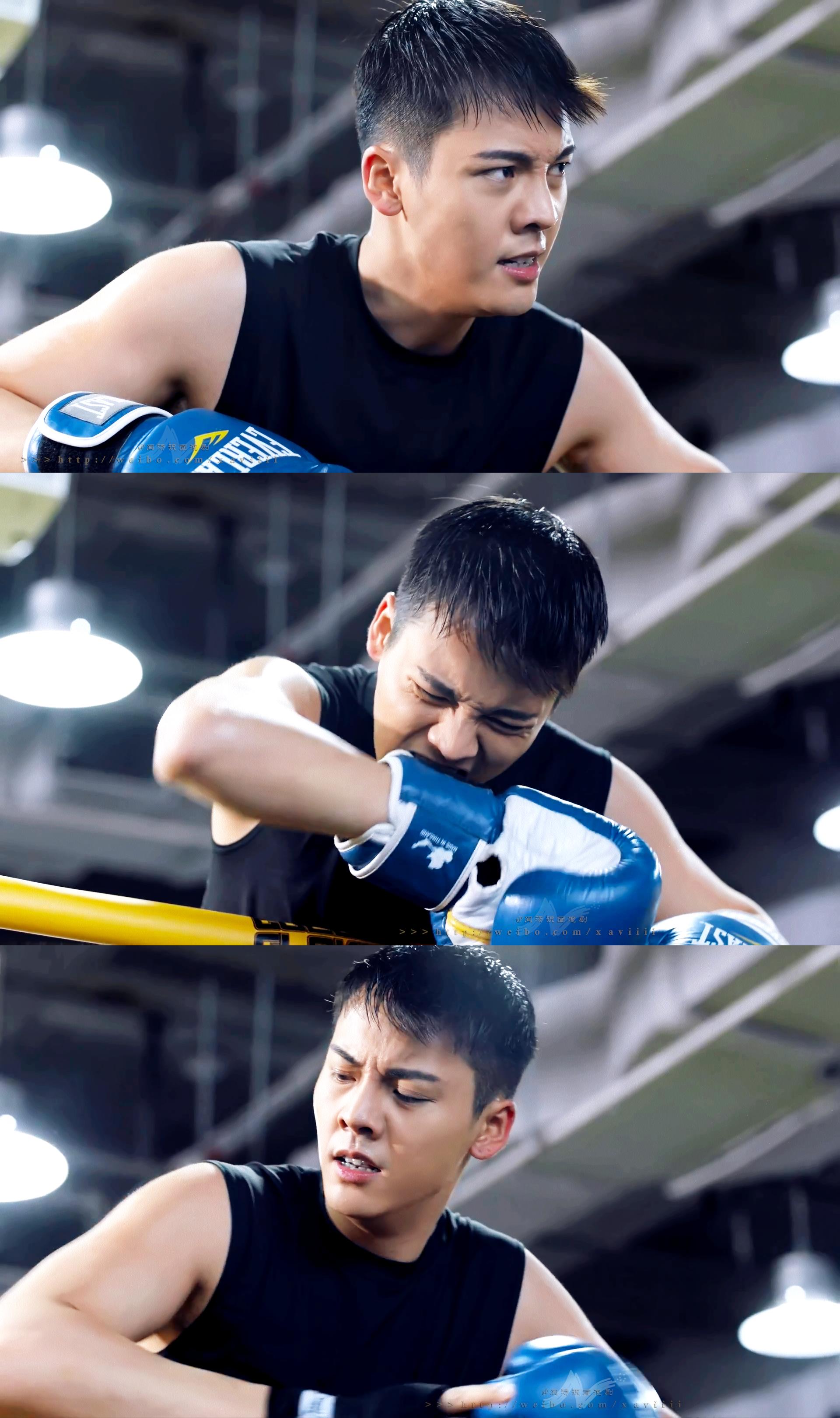 白衬衫的时樾白t黑外套的时樾