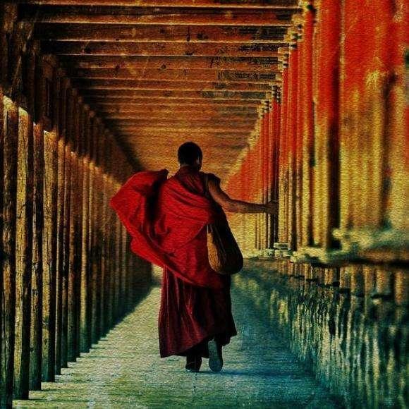 在一滴眼泪里,闭关修行