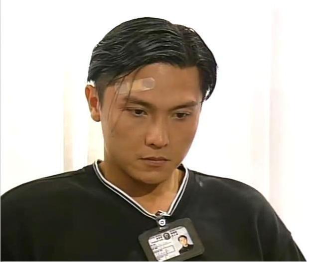 虽然事业上,最后没能持续大红大紫,但是关礼杰的婚姻爱情却十分的美满